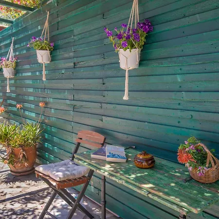 Casa Rossa * Longós