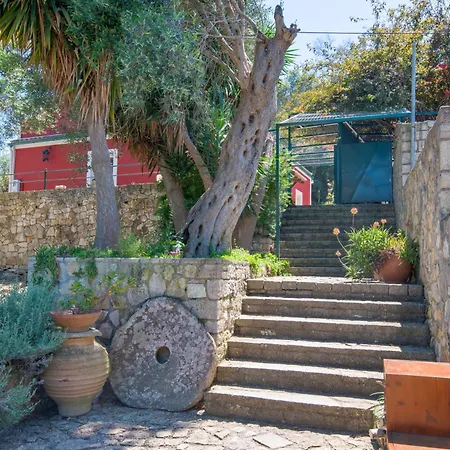 Casa Rossa * Longós